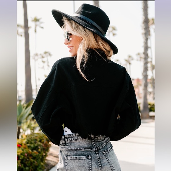 Black Oversized Cropped Distressed Denim Jean Jacket - Size M - Picture 8 of 8